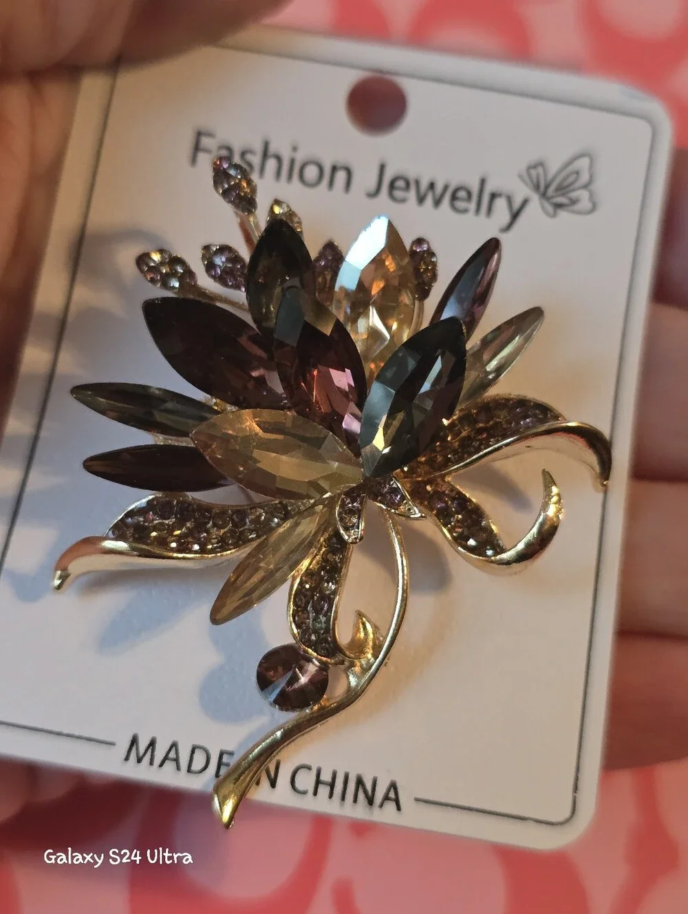Beautiful Flower Brooch NEW